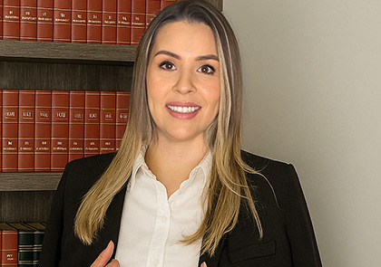 Penha-Vasconcelos-Advogados-Associados-420x295-Giuliana